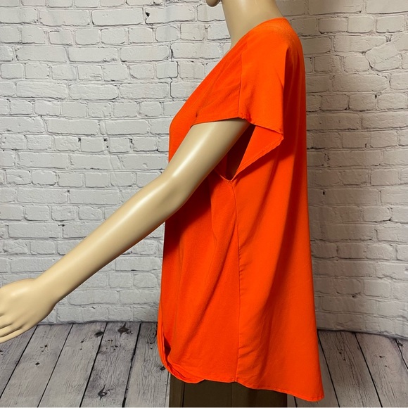 New Vince Camuto Red Drape Front Short Sleeve Top Size L - Picture 3 of 9